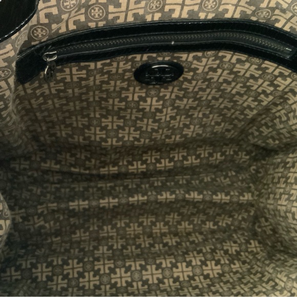 TORY BURCH VINTAGE LARGE PATENT TOTE - Picture 9 of 10